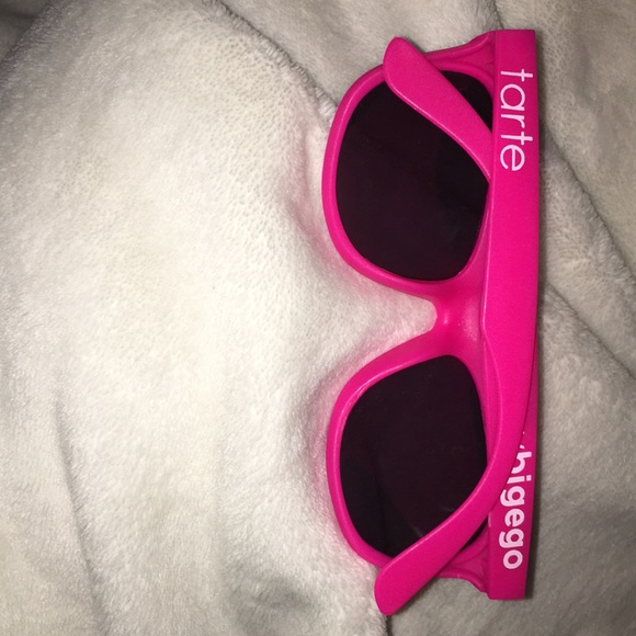 Tarte Sunglasses - Picture 2 of 2